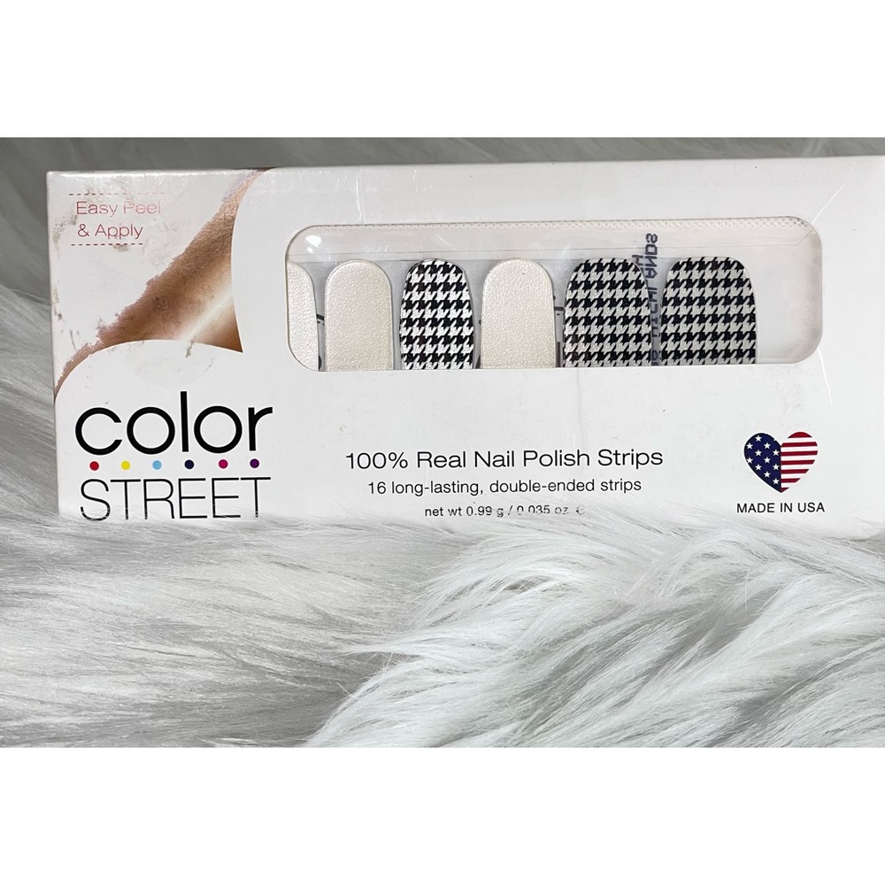 Highlands Houndstooth Color Street Nail Strip Set